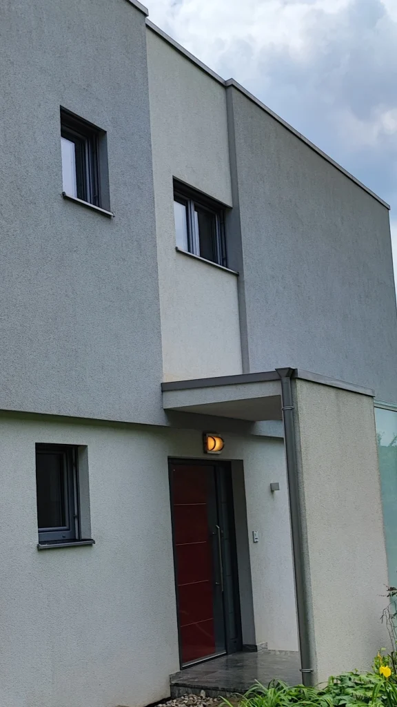 čiščenje fasade poslopja