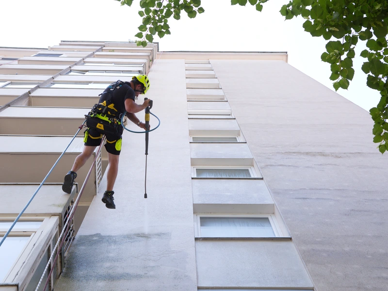 čiščenje fasade bloka