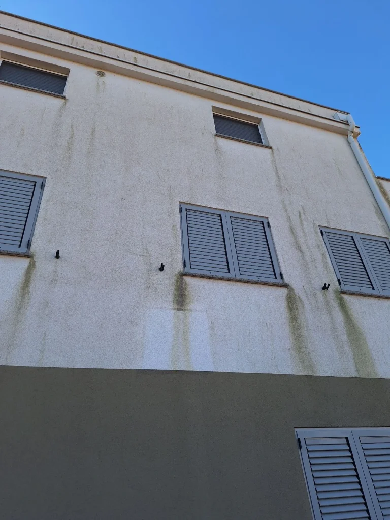 umazana fasade poslopja