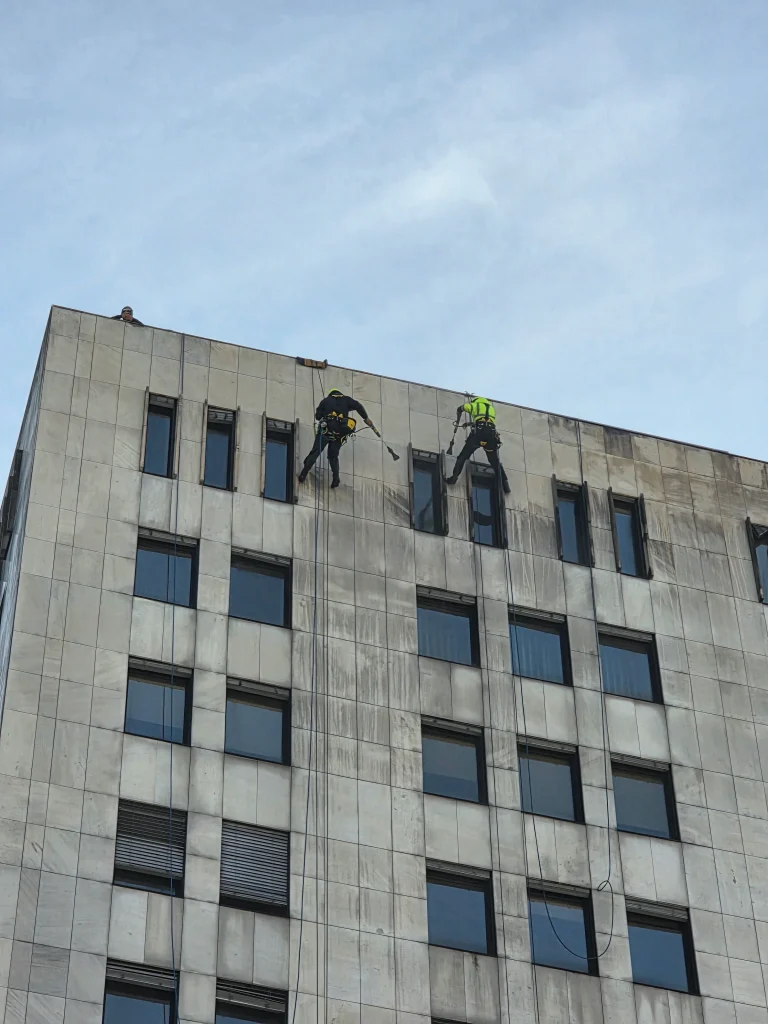 čiščenje fasade na višini